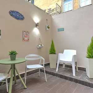 Traditional With A Terrace, Ac And Fast Internet Appartamento Lisbona