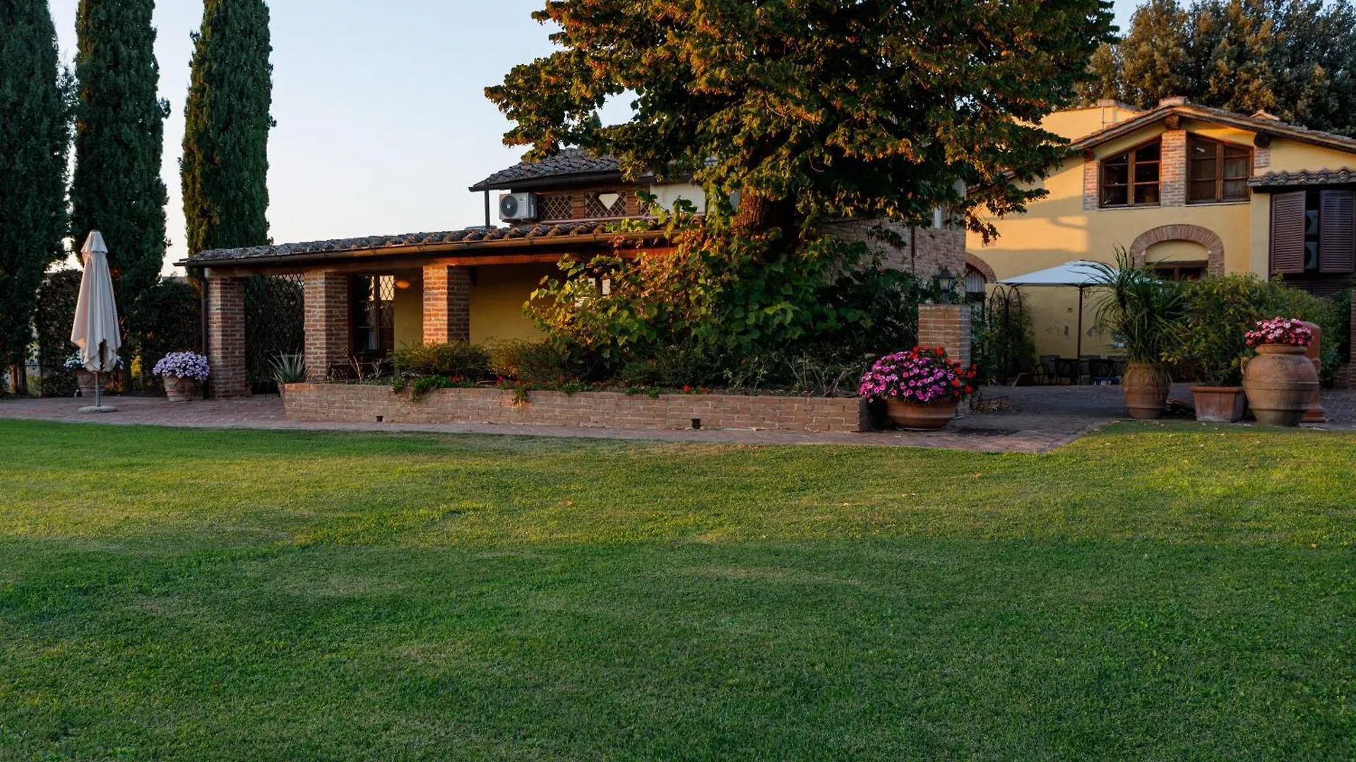 Borgo Villa Risi Siena Holiday home