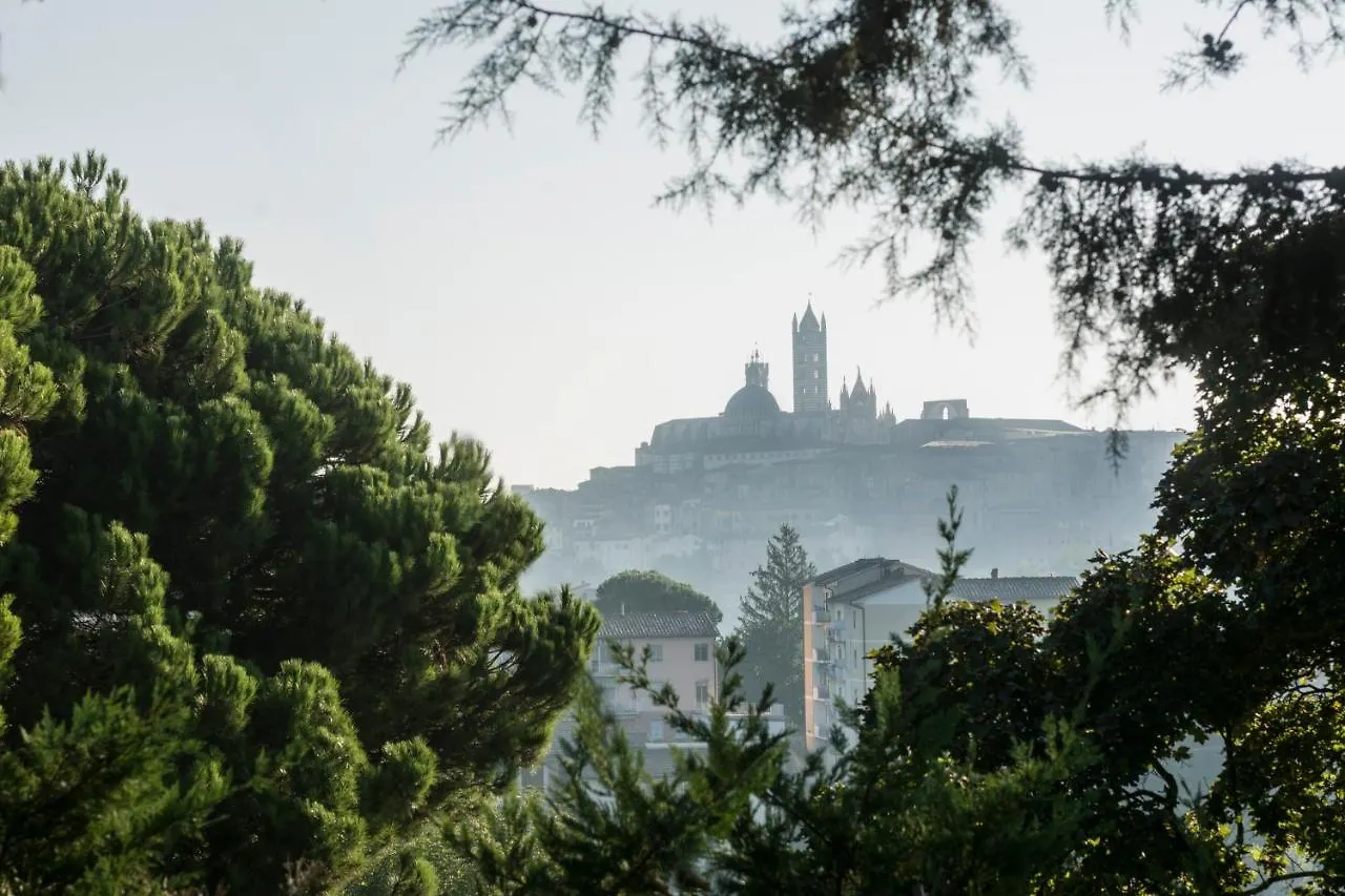 Borgo Villa Risi Sienne 0*,